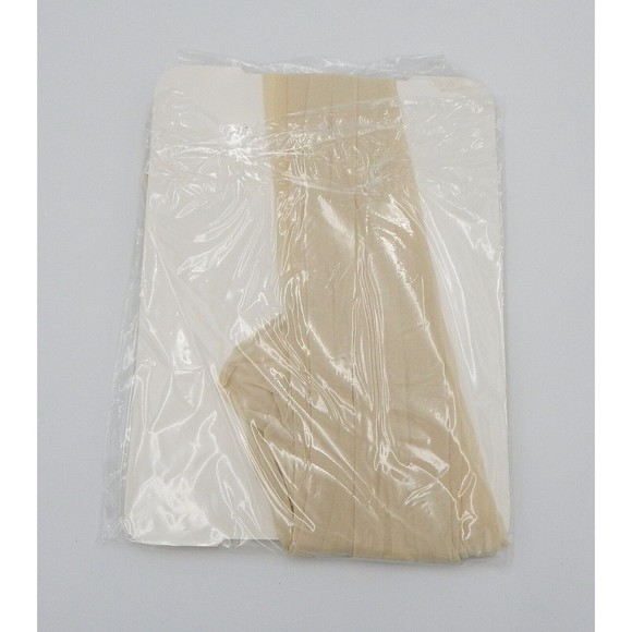 Victoria’s Secret Cream Lycra Opaque Control Top Pantyhose Medium - Picture 5 of 7